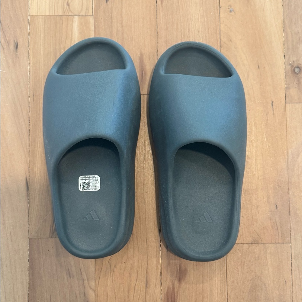 Yeezy Gray Slide Sandals